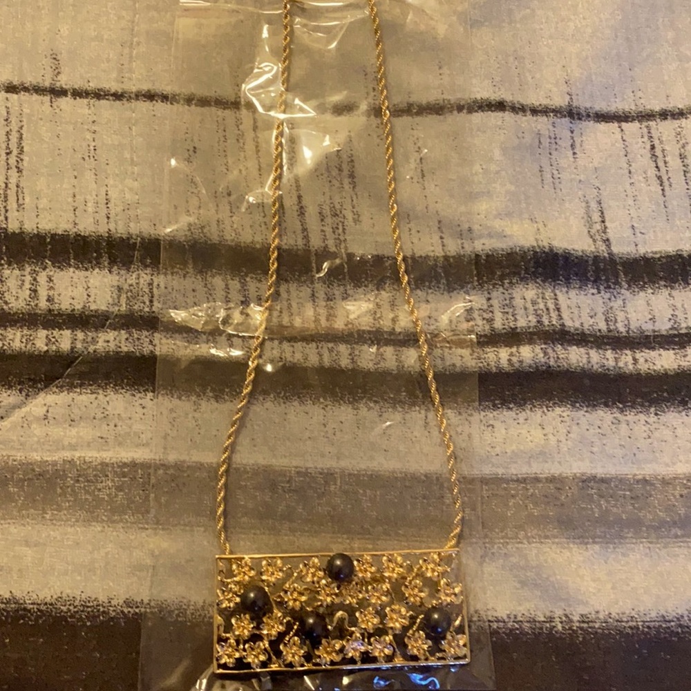 Beautiful Hawaiian 🌺 square necklace